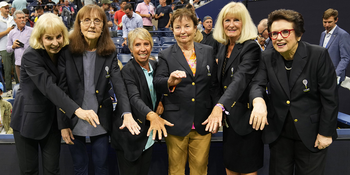 Rosie Casals (third from left) and Billie Jean King, Valerie Ziegenfuss, Kerry Melville Reid, Julie Heldman and Peaches Bartkowicz representing the Original 9 at the US Open. (Photo: Darren Carroll/USTA)